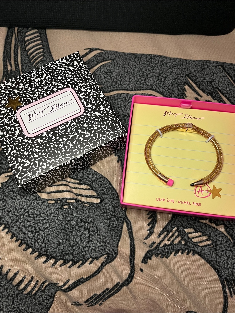 ✨BNWT Betsey Johnson Glitter Pencil Cuff Bracelet!OS!BNWT!NEVER WORN!BRAND NEW✏️